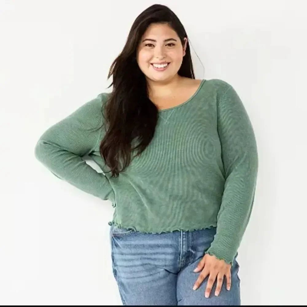 SO Juniors' Plus Size 1X Basic Thermal Cropped Tee, Explorer Green